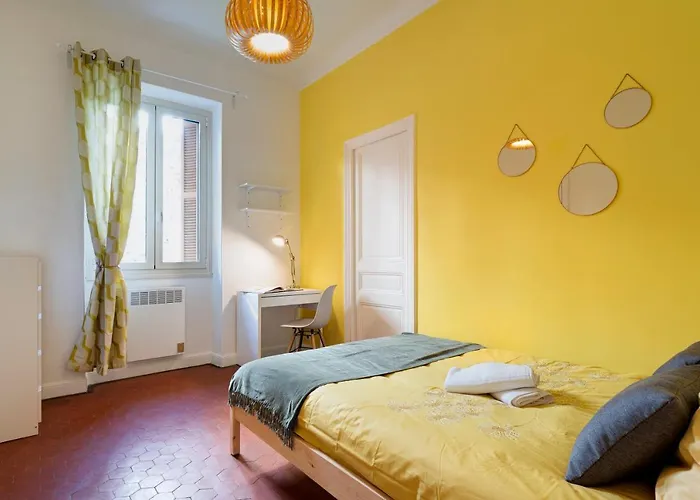 Cosy And Trendy 3 Bedrooms Train Tramway